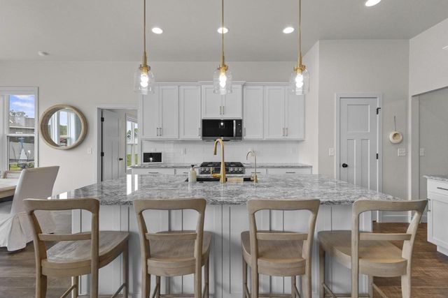 1777 LOYAL DRIVE, Neenah, WI 54956