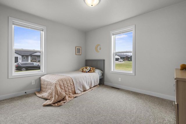 1777 LOYAL DRIVE, Neenah, WI 54956