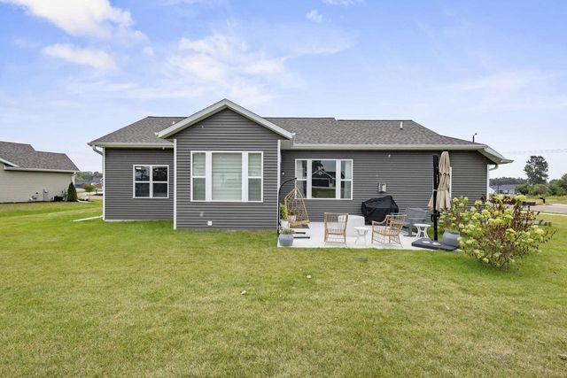 1777 LOYAL DRIVE, Neenah, WI 54956