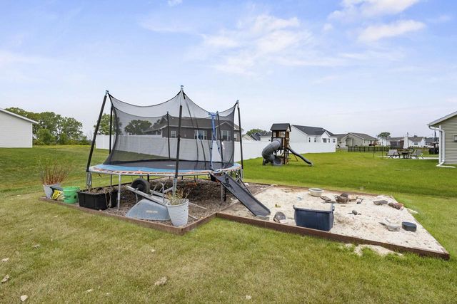 1777 LOYAL DRIVE, Neenah, WI 54956