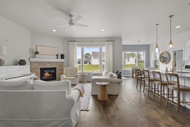 1777 LOYAL DRIVE, Neenah, WI 54956