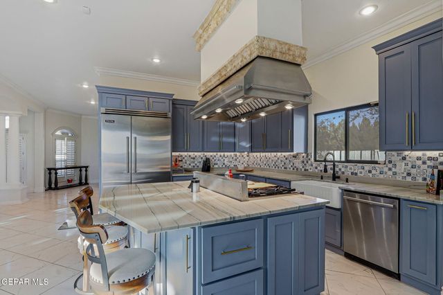 800 SMOKEY RIDGE Court, El Paso, TX 79932