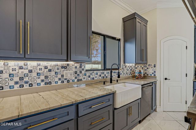 800 SMOKEY RIDGE Court, El Paso, TX 79932