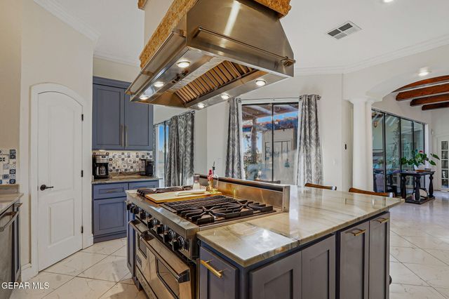 800 SMOKEY RIDGE Court, El Paso, TX 79932