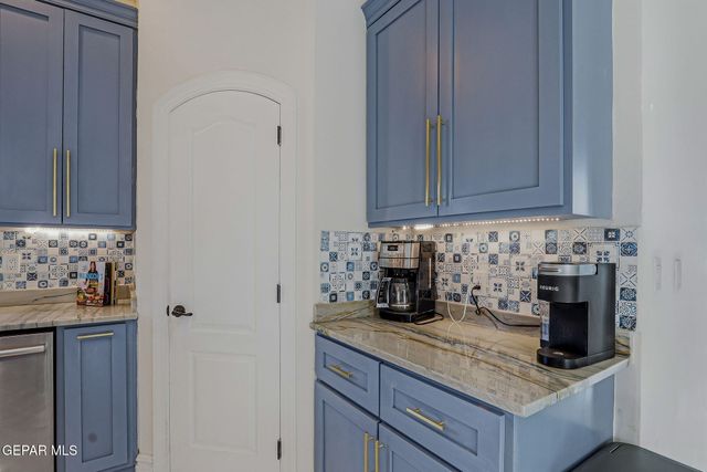 800 SMOKEY RIDGE Court, El Paso, TX 79932