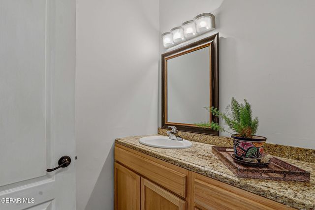 800 SMOKEY RIDGE Court, El Paso, TX 79932