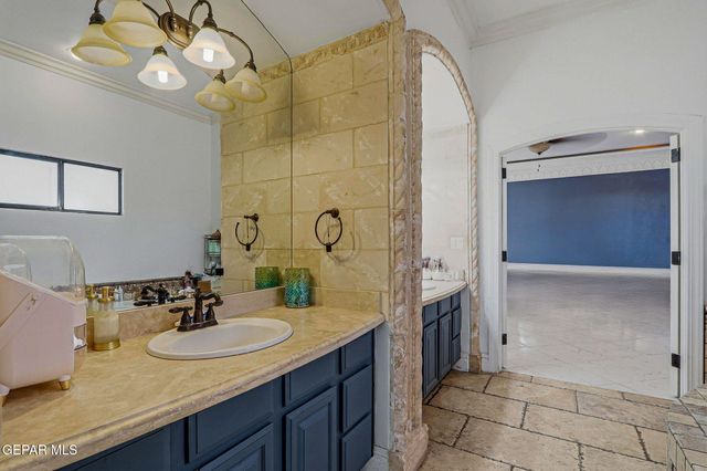 800 SMOKEY RIDGE Court, El Paso, TX 79932