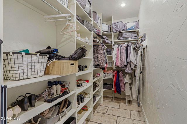 800 SMOKEY RIDGE Court, El Paso, TX 79932