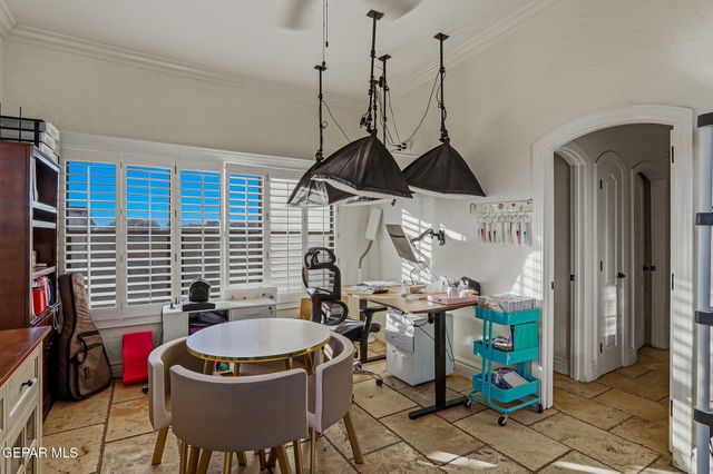 800 SMOKEY RIDGE Court, El Paso, TX 79932