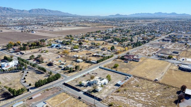 800 SMOKEY RIDGE Court, El Paso, TX 79932