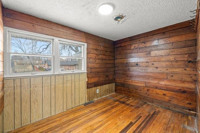 817 N 82nd Street, Kansas City, KS 66112