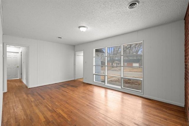 817 N 82nd Street, Kansas City, KS 66112