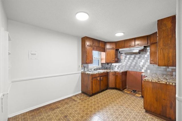 817 N 82nd Street, Kansas City, KS 66112