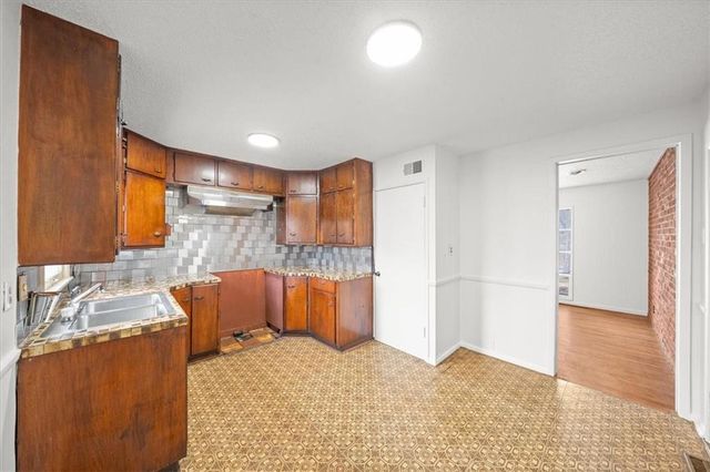 817 N 82nd Street, Kansas City, KS 66112