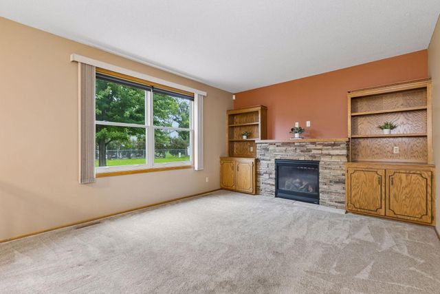 9119 Nantwick Ridge, Brooklyn Park, MN 55443