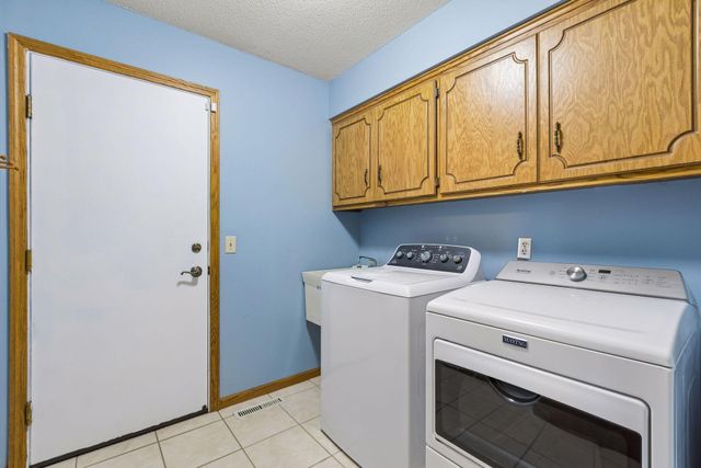 9119 Nantwick Ridge, Brooklyn Park, MN 55443
