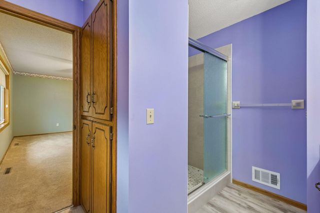 9119 Nantwick Ridge, Brooklyn Park, MN 55443