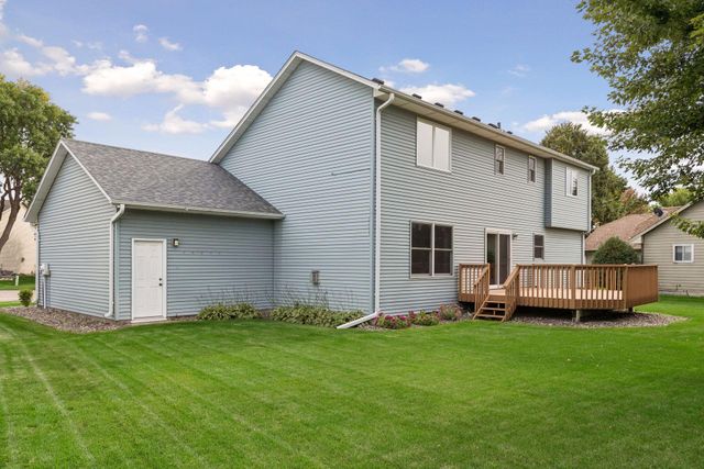 9119 Nantwick Ridge, Brooklyn Park, MN 55443