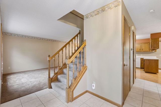 9119 Nantwick Ridge, Brooklyn Park, MN 55443