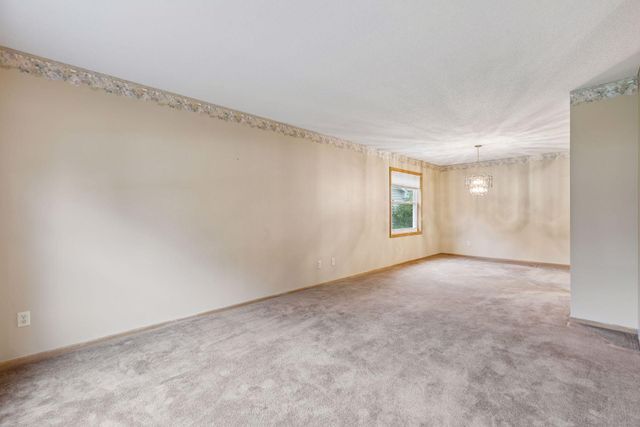9119 Nantwick Ridge, Brooklyn Park, MN 55443