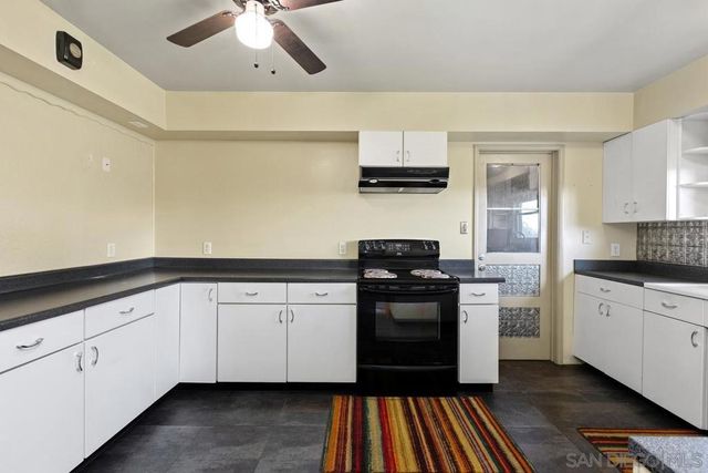 1890 Calmin Dr, Fallbrook, CA 92028