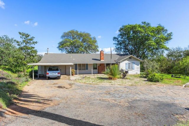 1890 Calmin Dr, Fallbrook, CA 92028