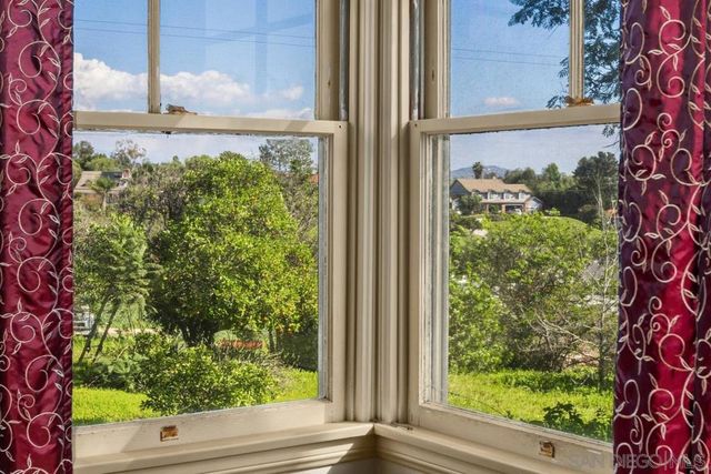 1890 Calmin Dr, Fallbrook, CA 92028