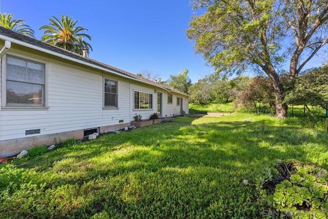 1890 Calmin Dr, Fallbrook, CA 92028
