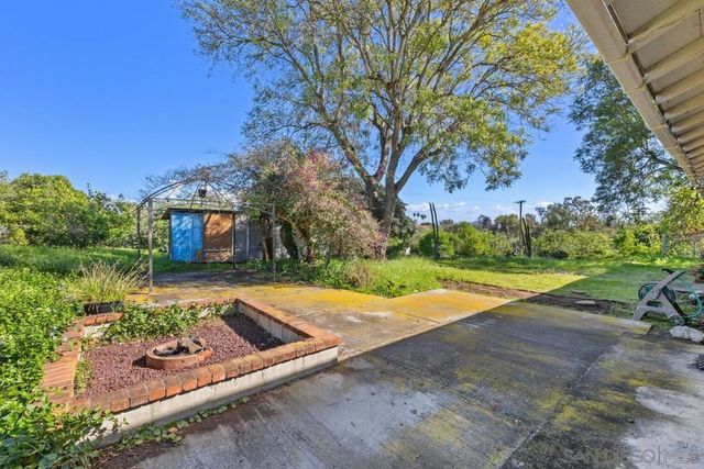 1890 Calmin Dr, Fallbrook, CA 92028