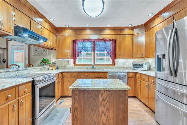 3336 Clara AVE SW, Roanoke, VA 24018