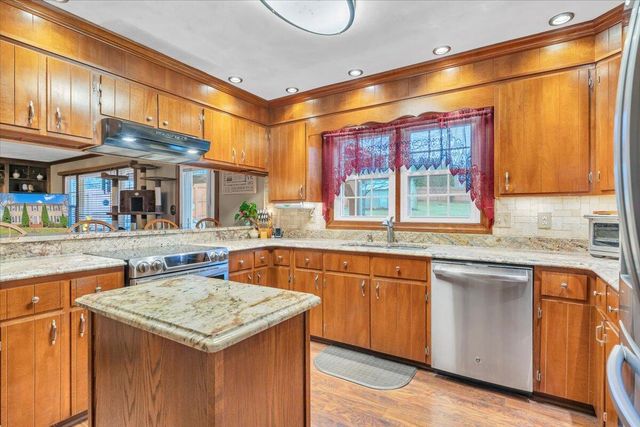 3336 Clara AVE SW, Roanoke, VA 24018