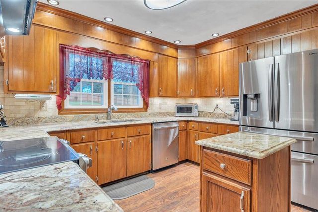 3336 Clara AVE SW, Roanoke, VA 24018