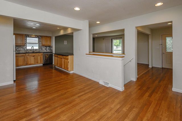 2267 W Grange AVENUE, Milwaukee, WI 53221