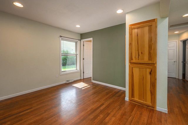2267 W Grange AVENUE, Milwaukee, WI 53221