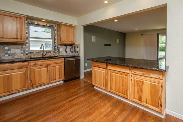 2267 W Grange AVENUE, Milwaukee, WI 53221