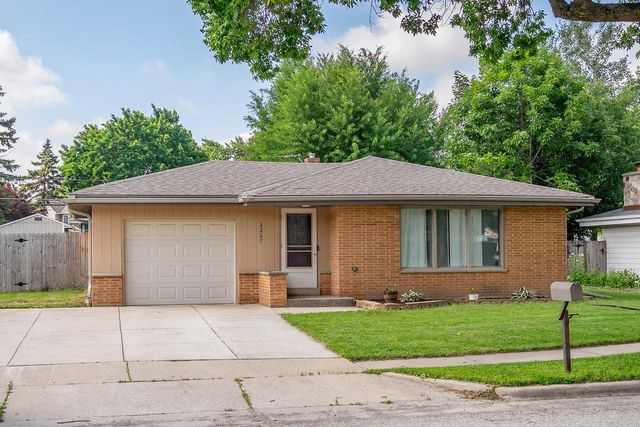 2267 W Grange AVENUE, Milwaukee, WI 53221
