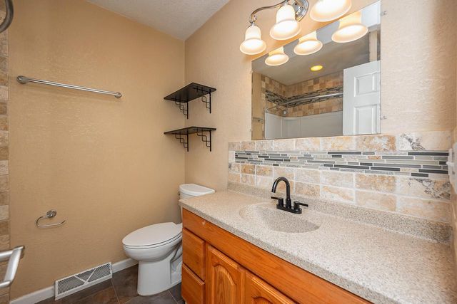 2267 W Grange AVENUE, Milwaukee, WI 53221