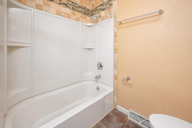 2267 W Grange AVENUE, Milwaukee, WI 53221