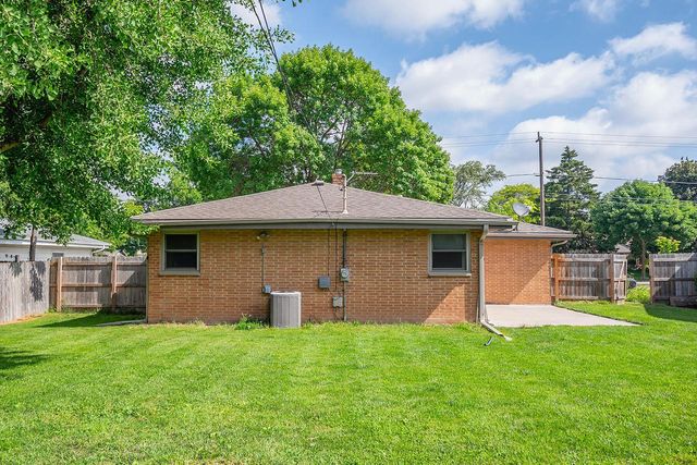 2267 W Grange AVENUE, Milwaukee, WI 53221