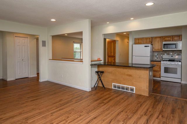 2267 W Grange AVENUE, Milwaukee, WI 53221