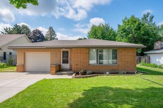 2267 W Grange AVENUE, Milwaukee, WI 53221