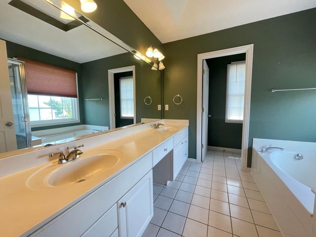 1658 W Riverside Street, Springfield, MO 65807