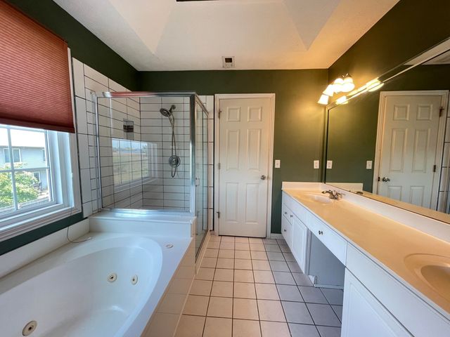 1658 W Riverside Street, Springfield, MO 65807