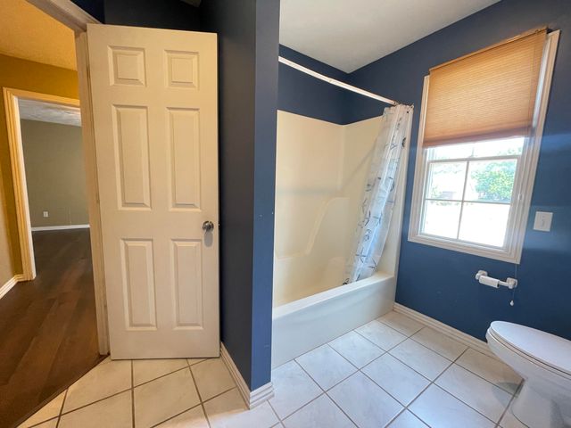 1658 W Riverside Street, Springfield, MO 65807