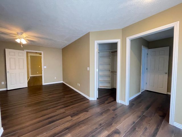 1658 W Riverside Street, Springfield, MO 65807