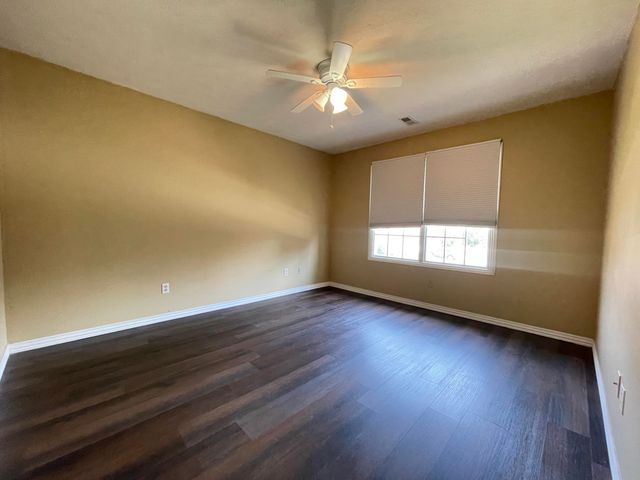 1658 W Riverside Street, Springfield, MO 65807