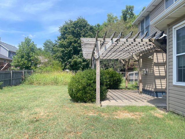1658 W Riverside Street, Springfield, MO 65807