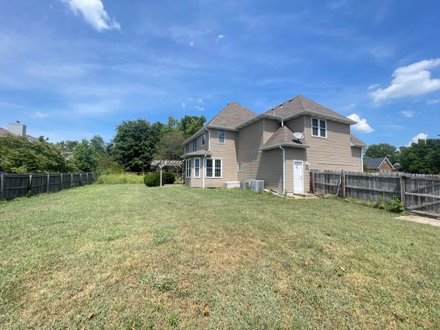 1658 W Riverside Street, Springfield, MO 65807