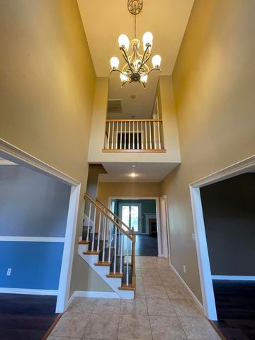 1658 W Riverside Street, Springfield, MO 65807