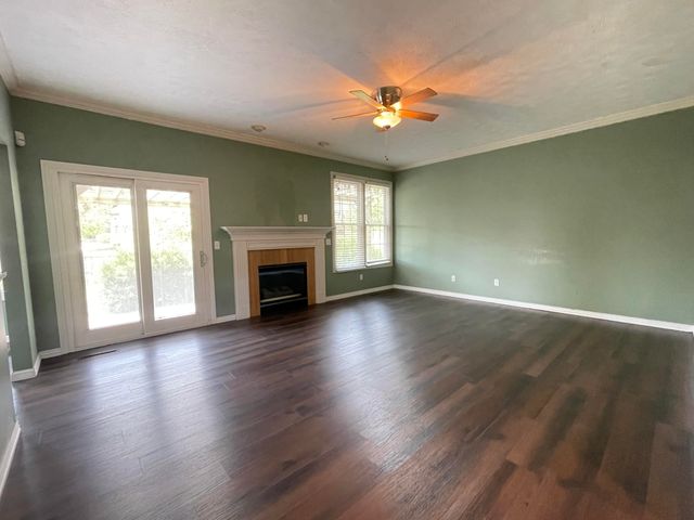 1658 W Riverside Street, Springfield, MO 65807